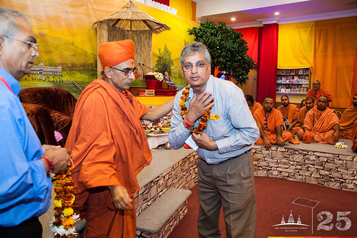 ©1987-2017 SKS Swaminarayan Temple East London